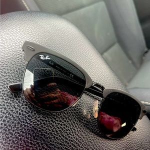 Brand new Ray Ban sunglasses. Never worn. Could be worn by male/female.